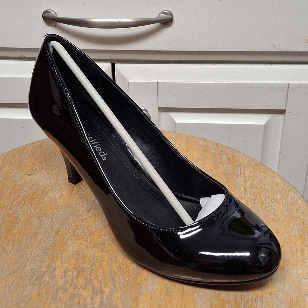 New Women's City classified Kayson-h pump dress shoe- blk Patent leather